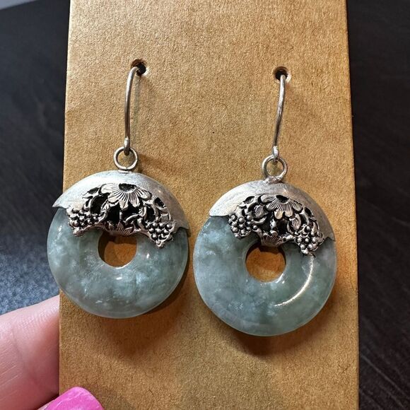 Nephrite jade dangle earrings in silver metal! - Picture 1 of 6